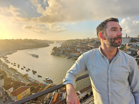 Alex Steingart at a winery